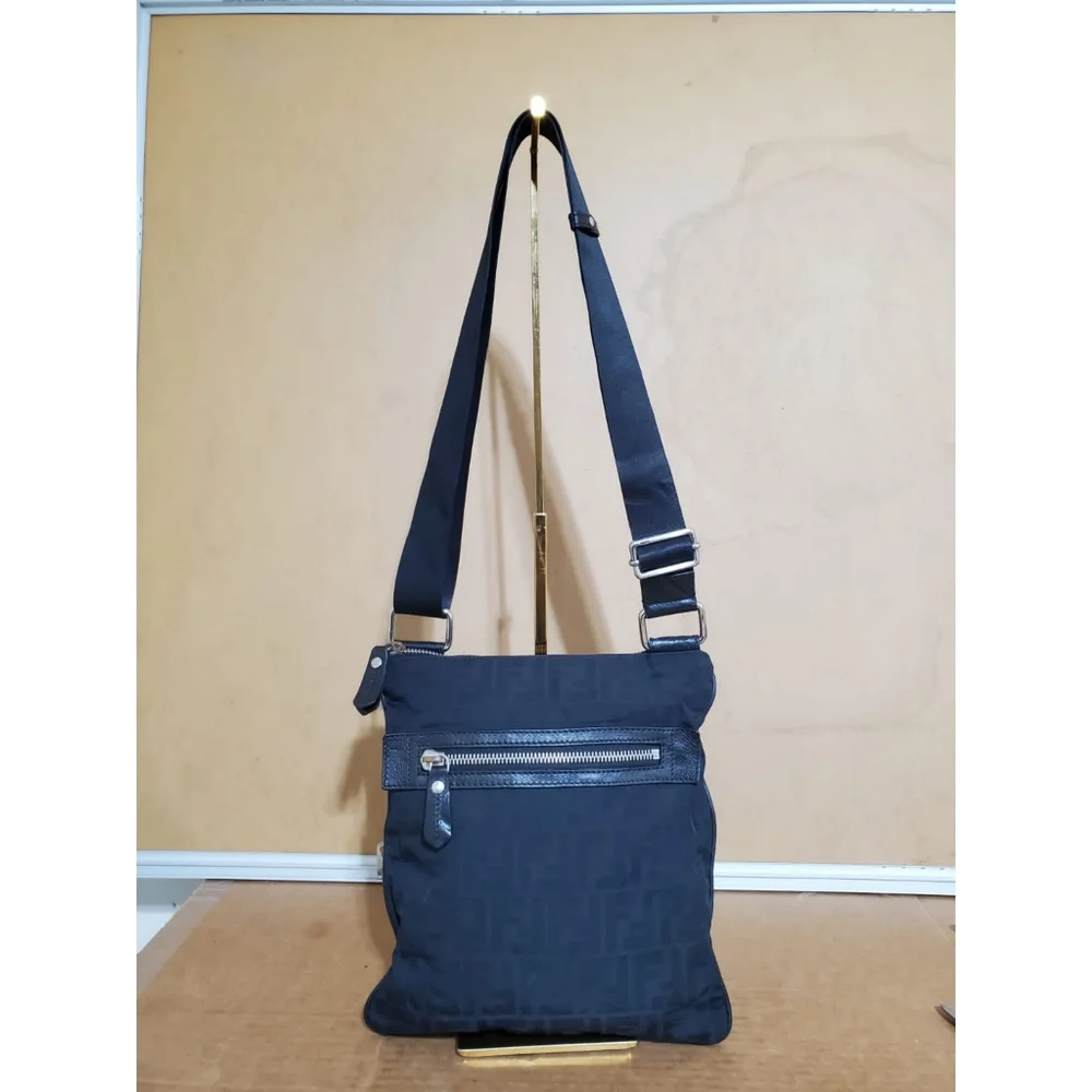 Fendi Black Zucca Front Zip Flat Messenger Bag - Picture 4 of 11